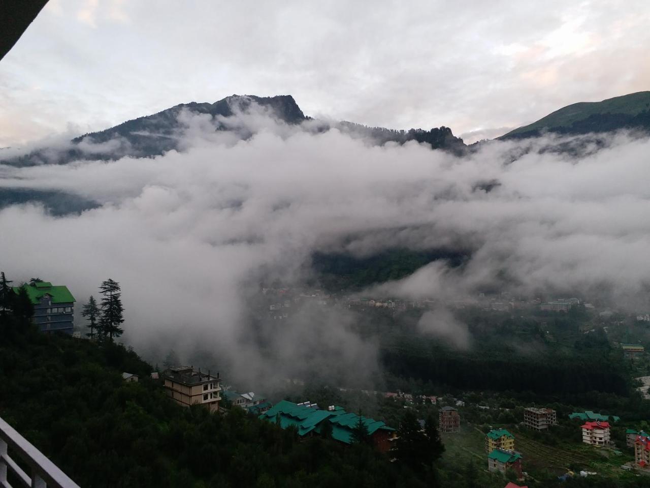 Hotel Seven Hills Manali Extérieur photo