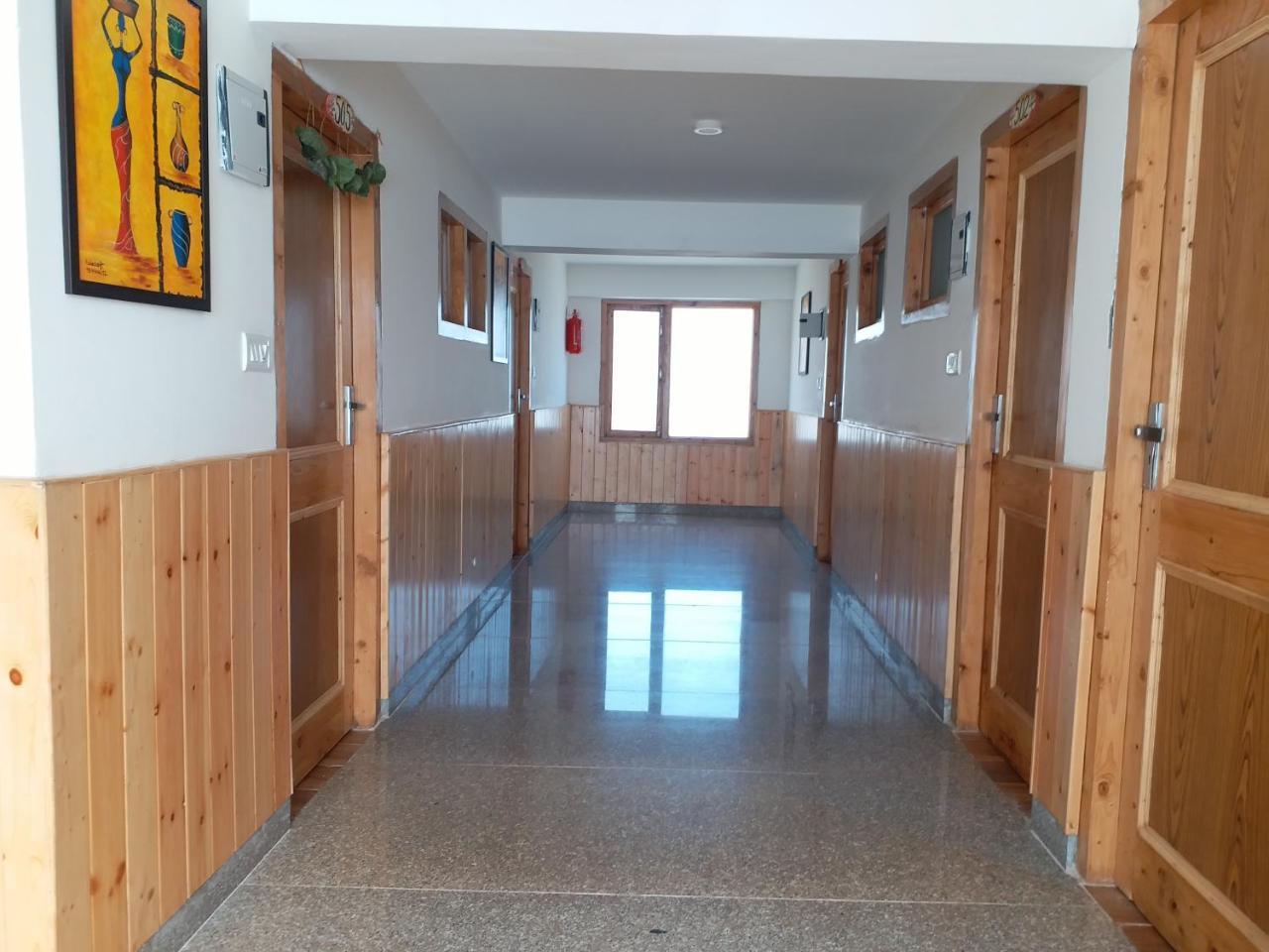 Hotel Seven Hills Manali Extérieur photo